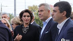 Сергей Безруков прилетел в Челябинск на открытие памятника Федору Плевако