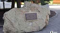 Сергей Безруков прилетел в Челябинск на открытие памятника Федору Плевако