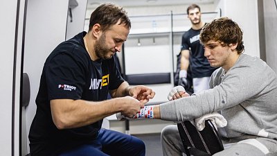 Боксер Тимур Бибилов выиграл у соперника из Нигерии на турнире «Дерись и побеждай»