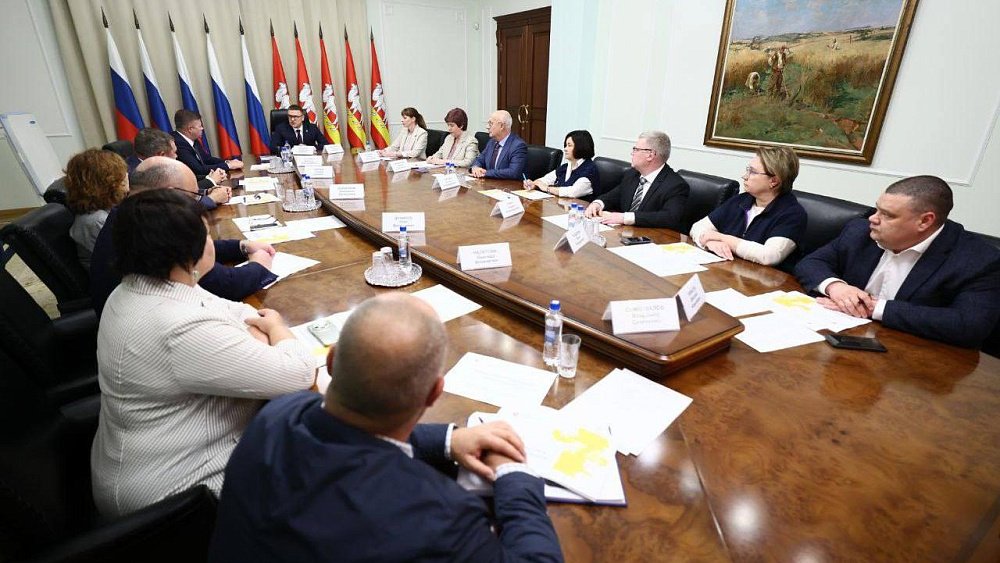 Алексей Текслер провел заседание Совета главных врачей Челябинской области