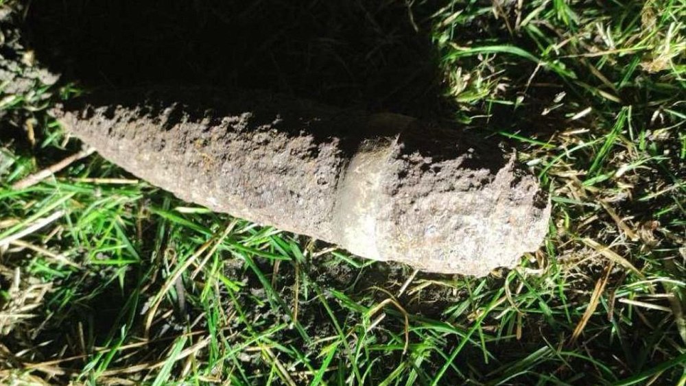 Челябинские садоводы нашли старый боеприпас со взрывателем