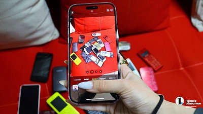 В Челябинске вырос спрос на «раскладушки», плееры и пленочные фотоаппараты