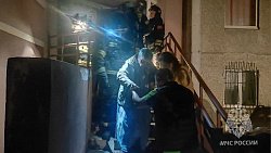 В доме по улице Работниц в Челябинске загорелись электрощитки на семи этажах