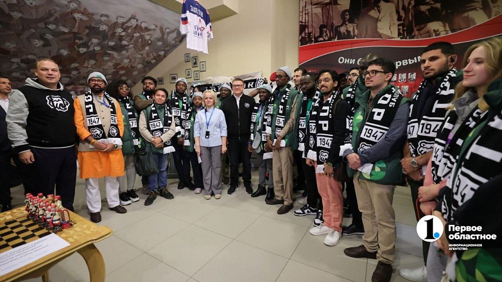 Алексей Текслер встретился с участниками слета Всемирного фестиваля молодежи