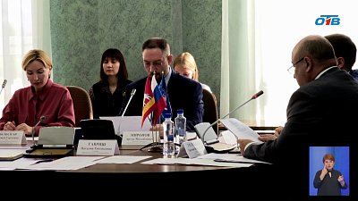 В Челябинске избранным депутатам ЗСО вручили удостоверения