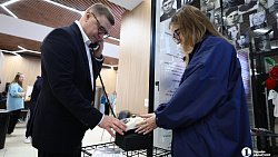 На форуме «Утро» Челябинская область представила аромамасла с запахами Танкограда