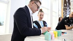 На форуме «Утро» Челябинская область представила аромамасла с запахами Танкограда