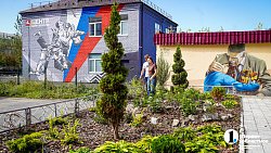 Молодая семья из Южноуральска построила «вкусный» бизнес на 20 тысячах кустов клубники