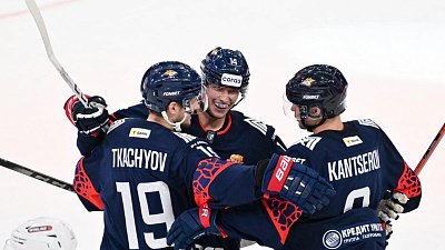 Двух хоккеистов «Металлурга» признали лучшими в КХЛ по итогам сентября