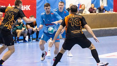 Гандбольный клуб «Динамо-Сунгуль» разгромил одноклубников из Астрахани