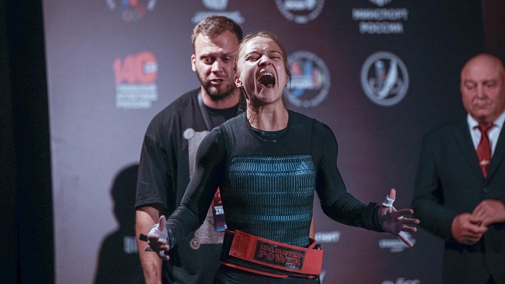Спортсменка из Южноуральска завоевала золото на первенстве России по тяжелой атлетике