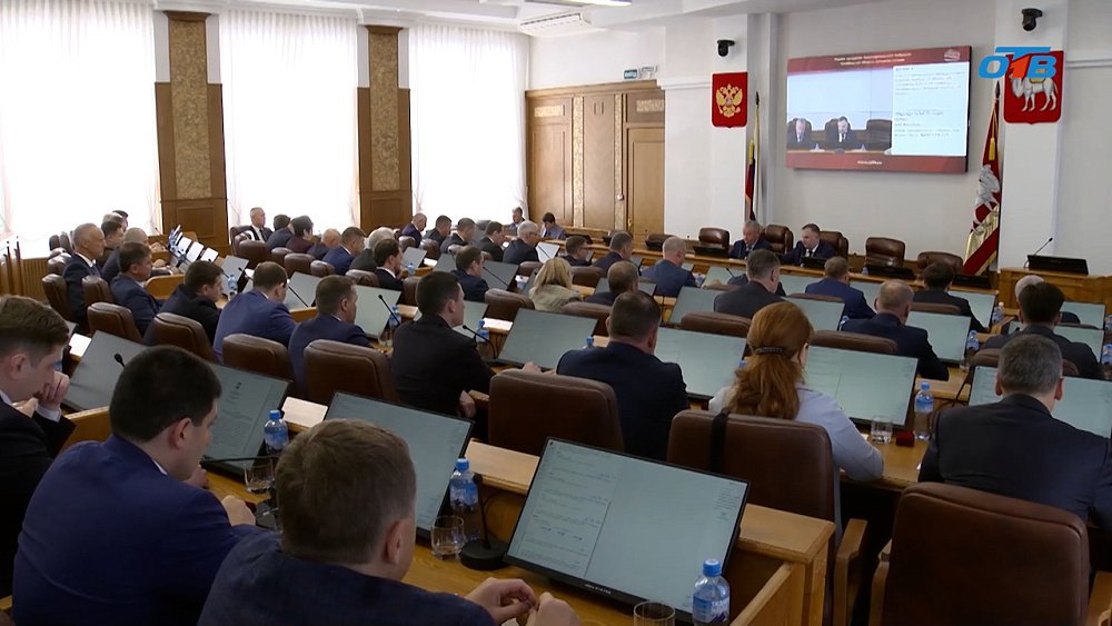 В Челябинске официально начал работу восьмой созыв Законодательного Собрания области