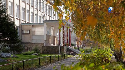 Заслуженный миасский преподаватель отмечает День учителя