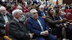 Алексей Текслер отметил вклад педагогов СПО в кадровый потенциал Южного Урала