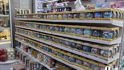 В челябинских магазинах в начале октября выложили новогодние украшения
