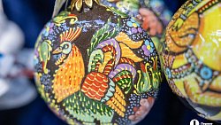 В челябинских магазинах в начале октября выложили новогодние украшения