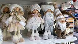 В челябинских магазинах в начале октября выложили новогодние украшения