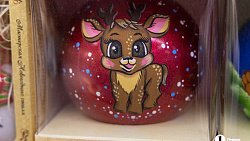 В челябинских магазинах в начале октября выложили новогодние украшения