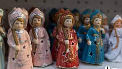 В челябинских магазинах в начале октября выложили новогодние украшения