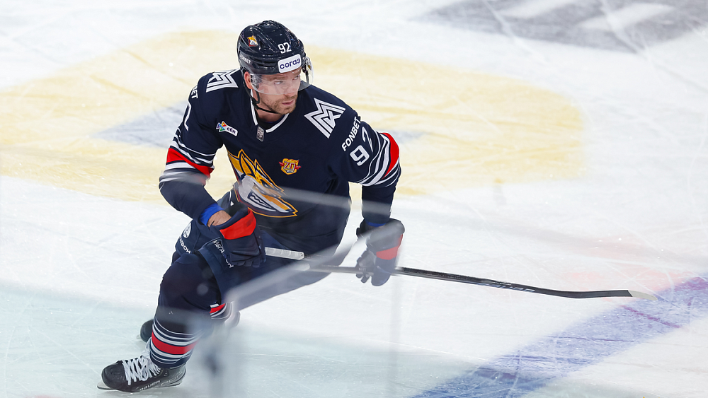 Евгений Кузнецов в дебютном матче за «Металлург» помог команде выиграть у «Торпедо»