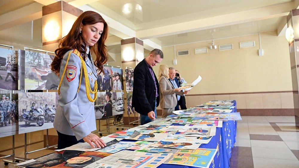 На Южном Урале назвали победителей конкурса рисунков «Мои родители работают в полиции»