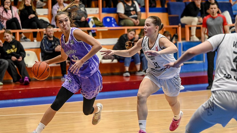 Женский баскетбол на старте: «Металлург» — фаворит, «Славянке» ставят высокие задачи