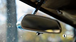 Челябинский саксофонист разъезжает по городу на бирюзовой «Волге»