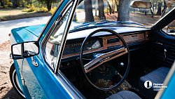 Челябинский саксофонист разъезжает по городу на бирюзовой «Волге»