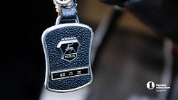 Челябинский саксофонист разъезжает по городу на бирюзовой «Волге»