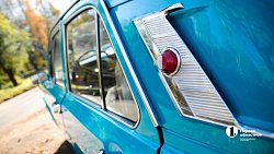 Челябинский саксофонист разъезжает по городу на бирюзовой «Волге»