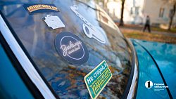 Челябинский саксофонист разъезжает по городу на бирюзовой «Волге»