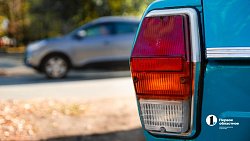 Челябинский саксофонист разъезжает по городу на бирюзовой «Волге»