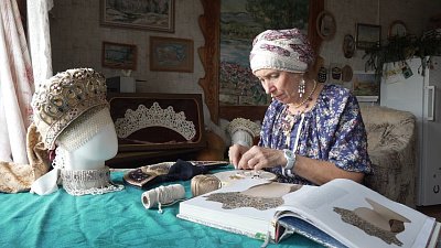 В Златоусте местная жительница делает уникальные кокошники