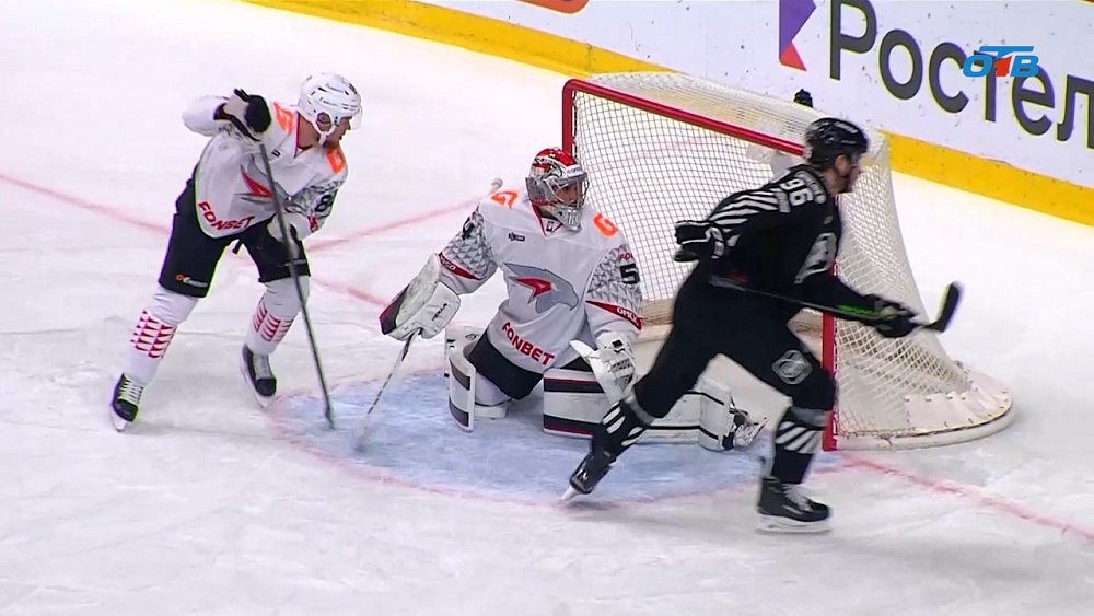 «Трактор» дома уступил «Авангарду»