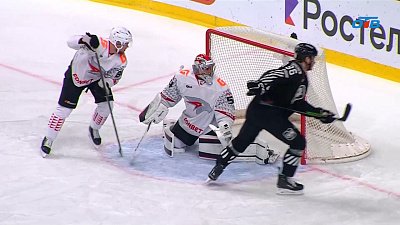 «Трактор» дома уступил «Авангарду»