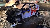 В центре Челябинска легковушка загорелась после ДТП