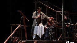 Евгений Цыганов и Полина Агуреева о гастролях в Челябинске и уральском холоде