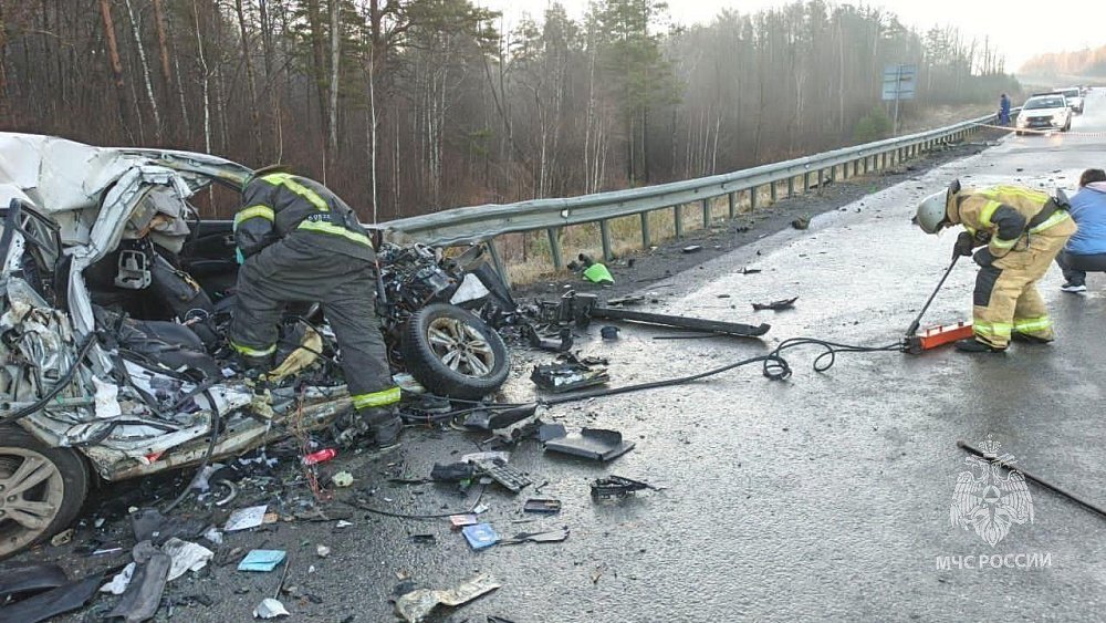 Девочка-подросток и женщина погибли на автодороге под Саткой