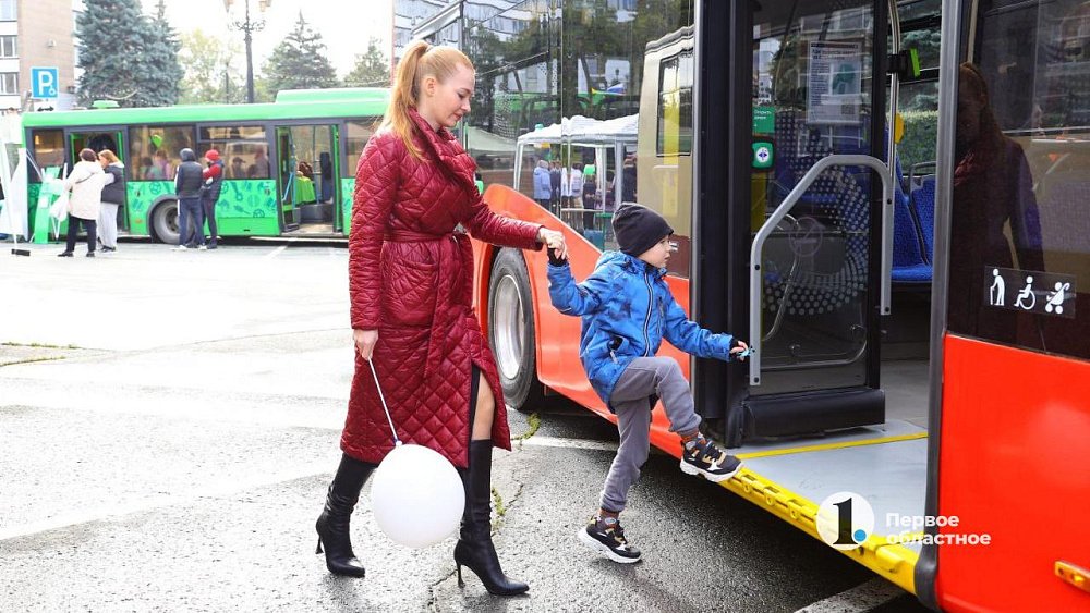 Школьники из многодетных семей могут экономить на проезде в общественном транспорте