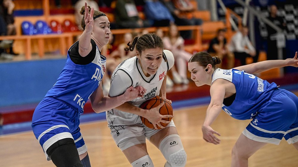 Баскетбольная команда «Славянка‑ЧКПЗ» вырвалась в лидеры Высшей лиги
