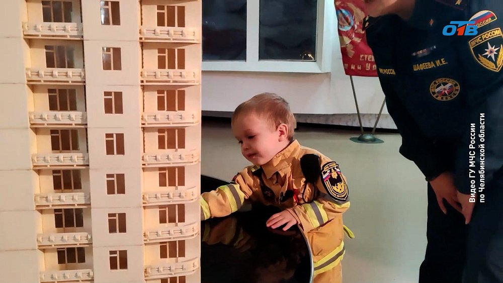 Четырехлетний Мирон из Челябинска хочет стать пожарным