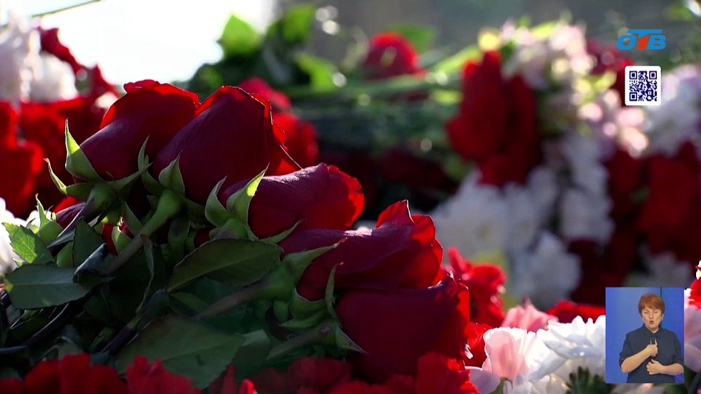 Алексей Текслер возложил цветы в память о погибших на предприятии в Копейске