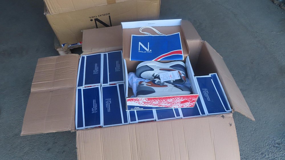 Челябинская таможня передала 200 пар конфискованной обуви на нужды армии