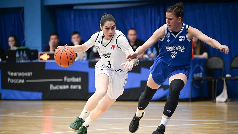 Челябинская баскетбольная команда «Славянка‑ЧКПЗ» возглавила Высшую лигу