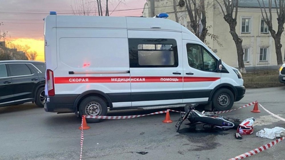 В Копейске 13-летний подросток на питбайке залетел под машину