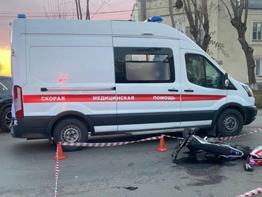 В Копейске 13-летний подросток на питбайке залетел под машину