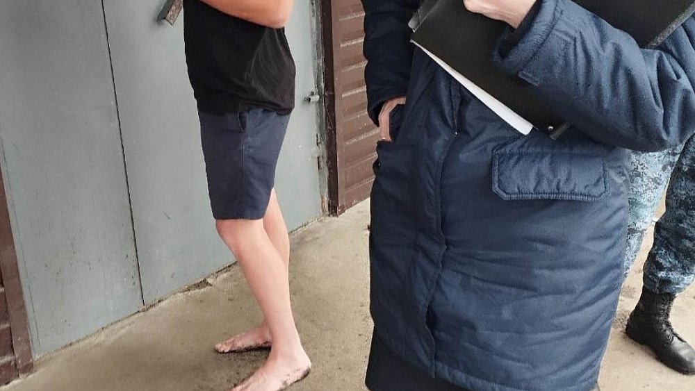 В Златоусте приставы вычислили должника по запотевшим стеклам автомобиля