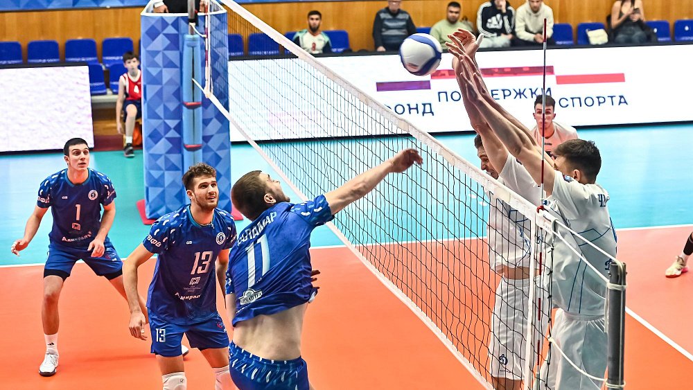 Волейбольные клубы Челябинской области синхронно проиграли соперникам в Высшей лиге