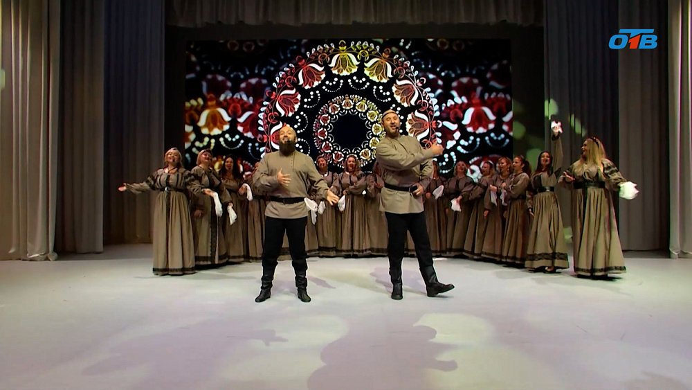 В рамках передачи «Хорошие песни» Алексей Кнышенко представил концертную программу «Осень 2025»