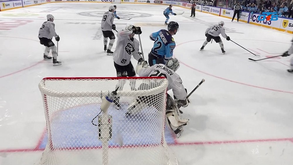 «Трактор» в гостях обыграл «Сибирь»